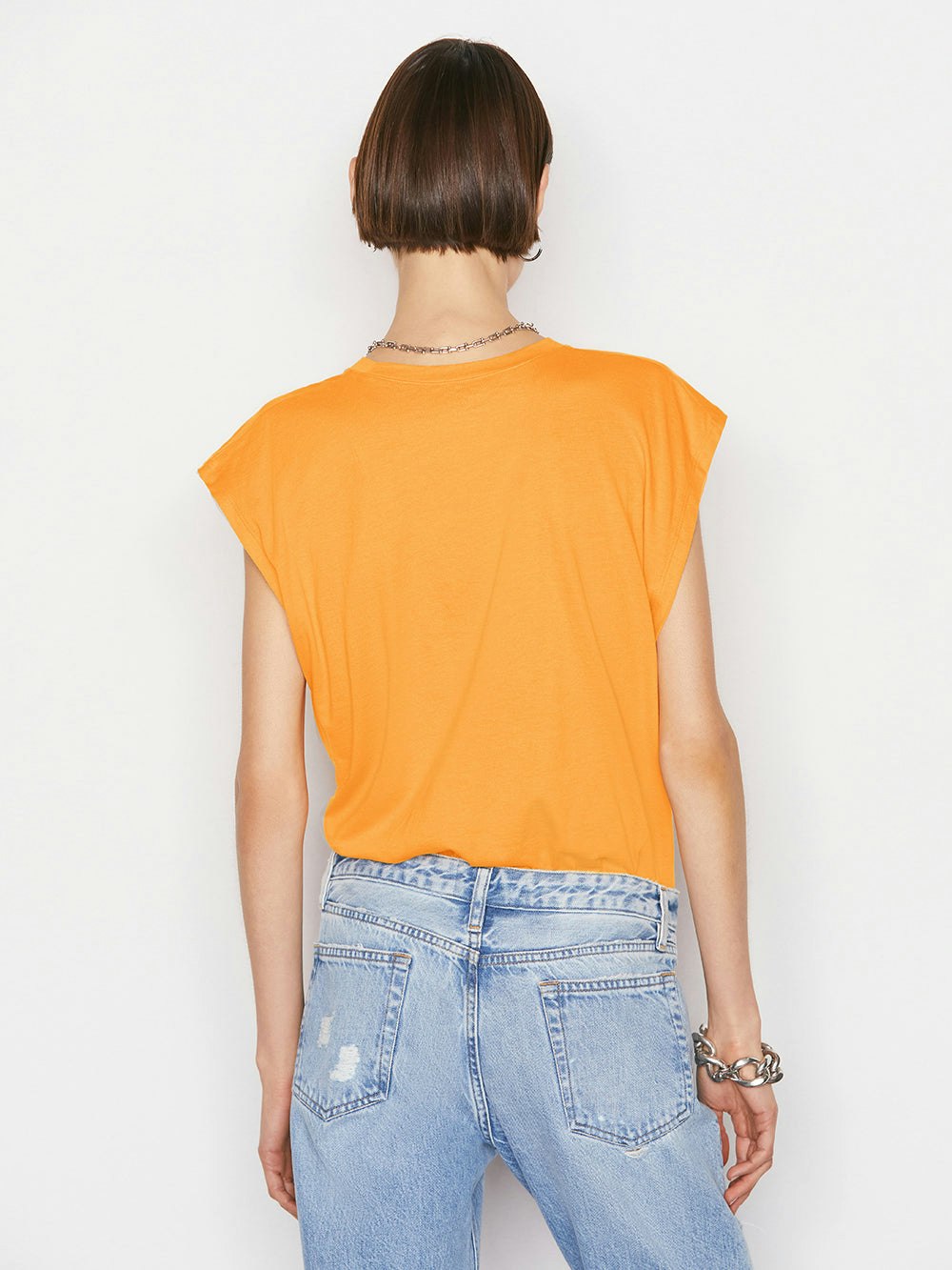 tee back view alt:fit2